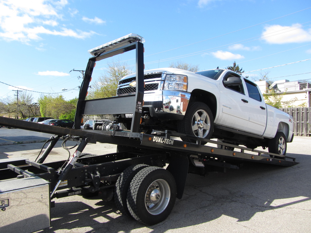 Flatbed tow truck